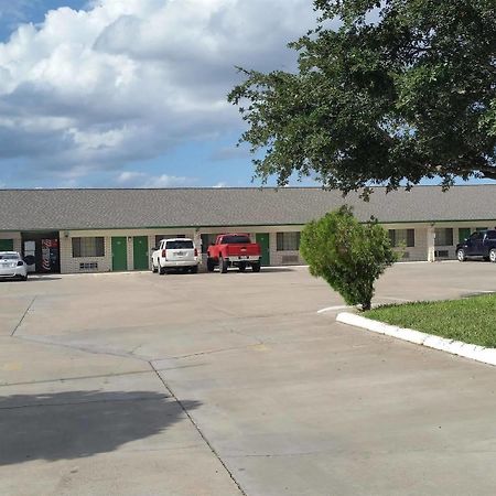 Garden Inn & Suites Hebbronville Bagian luar foto