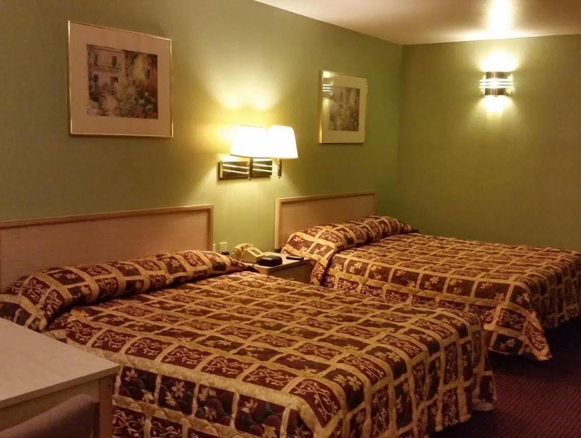 Garden Inn & Suites Hebbronville Bagian luar foto